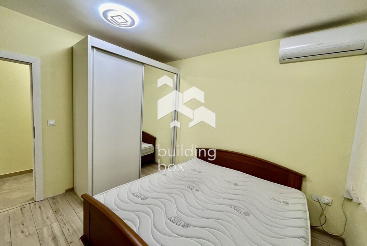 Тристаен апартамент, ул. Флора - 0