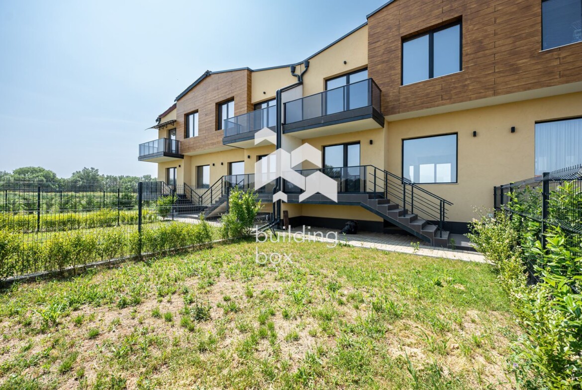 Двуетажна къща с АКТ 16 - кв. Западен - 0