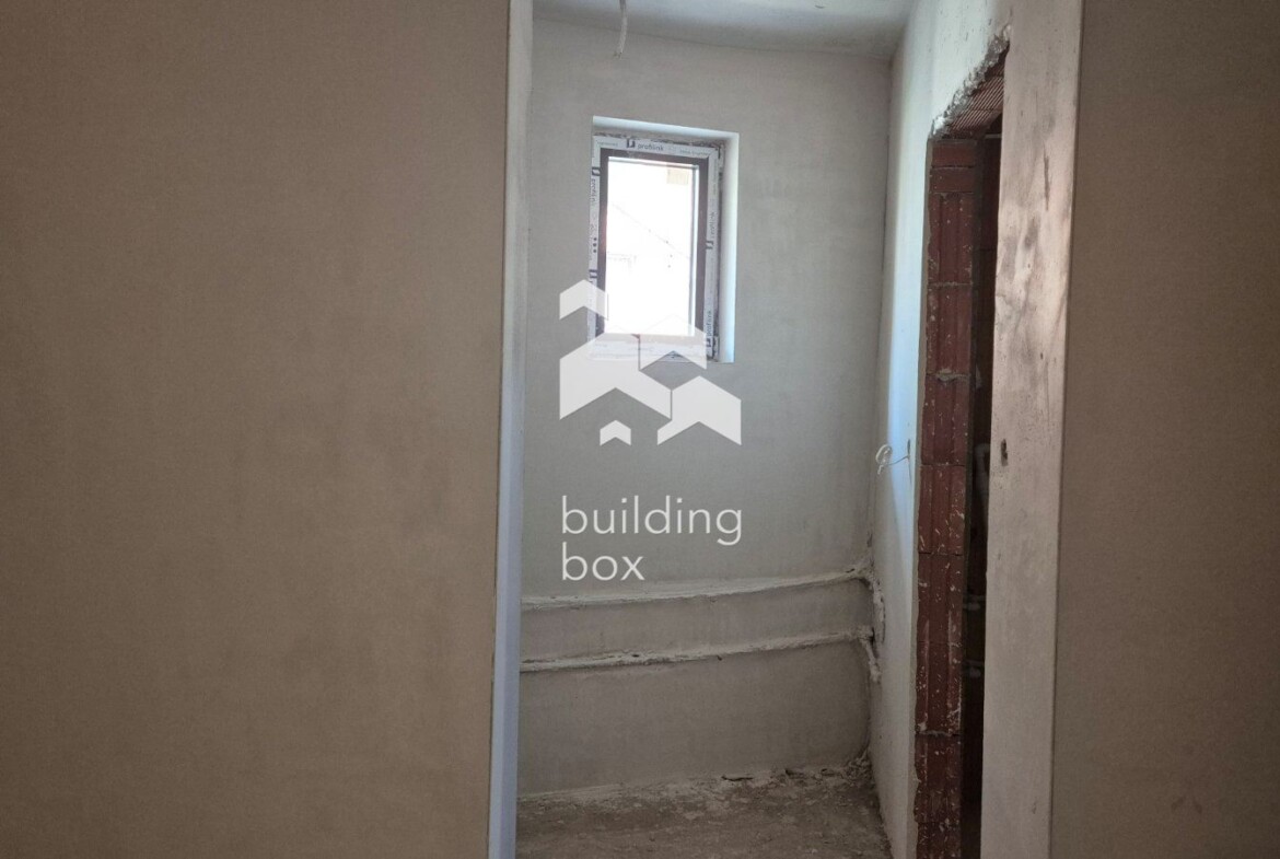 Тристаен апартамент - кв. Христо Смирненски - 0