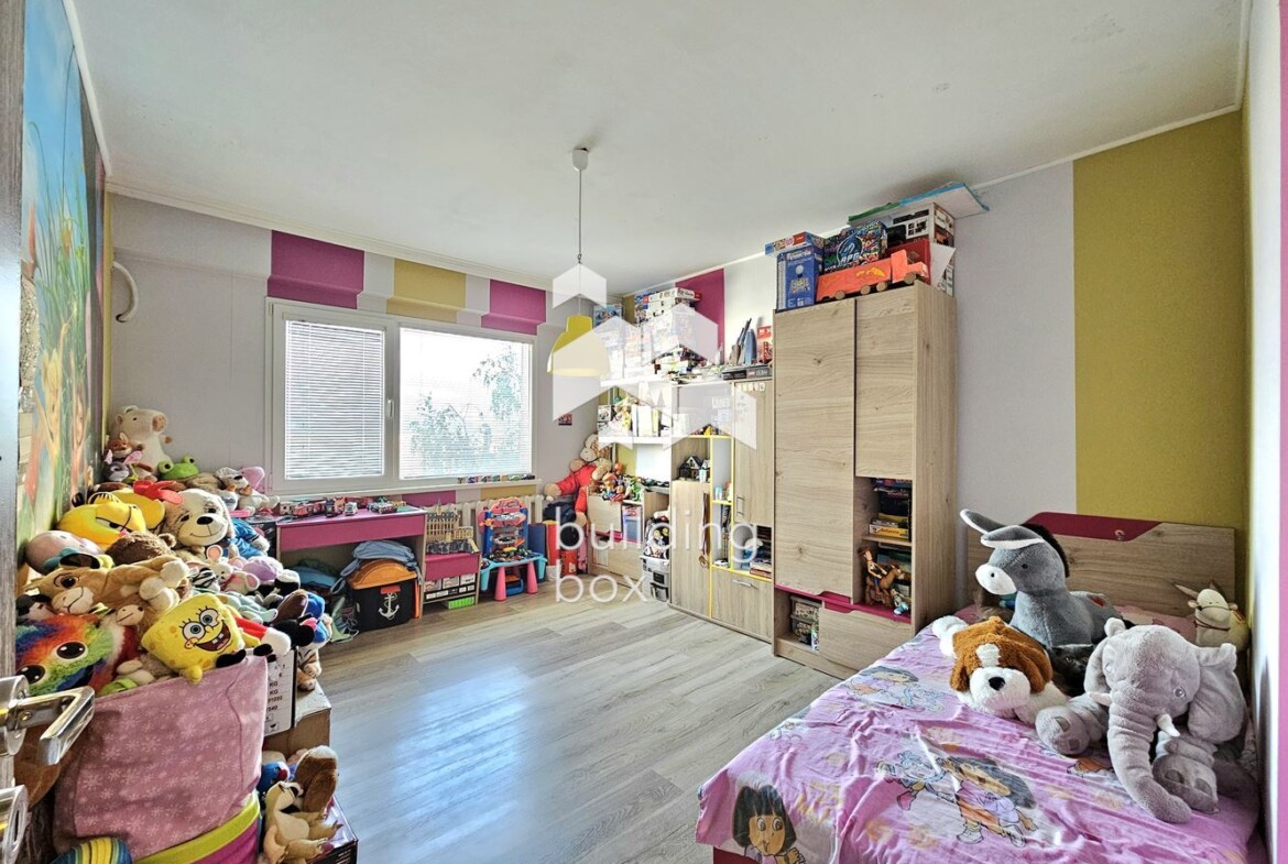 Обзаведен тристаен апартамент - кв. Люлин 3 - 0