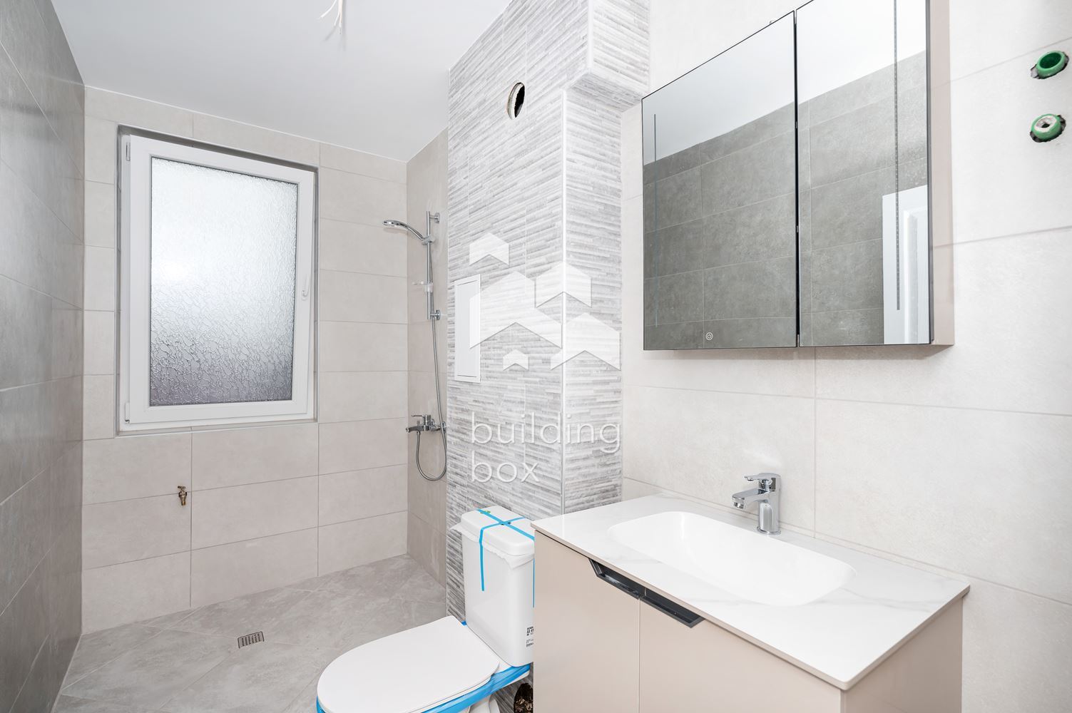 Тристаен апартамент - 0