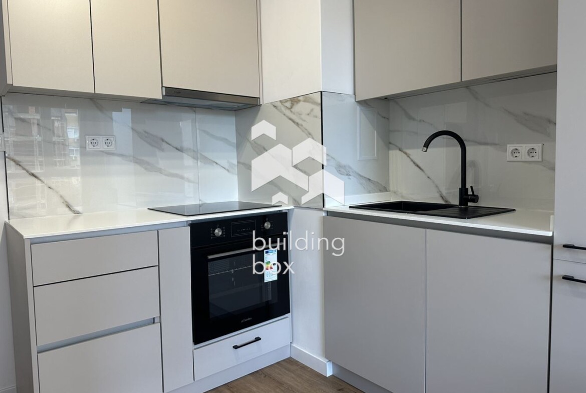 Чисто нов едностаен апартамент, Широк център - 0