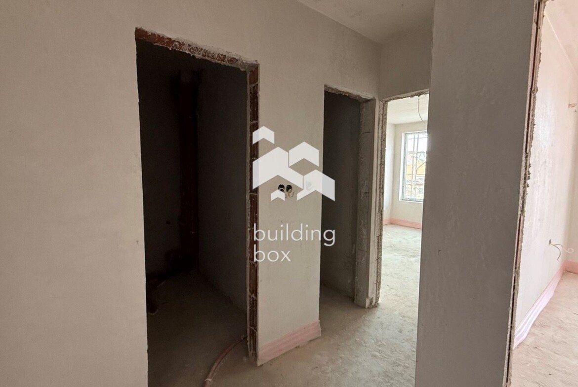 Тристаен апартамент в район Южен - 0