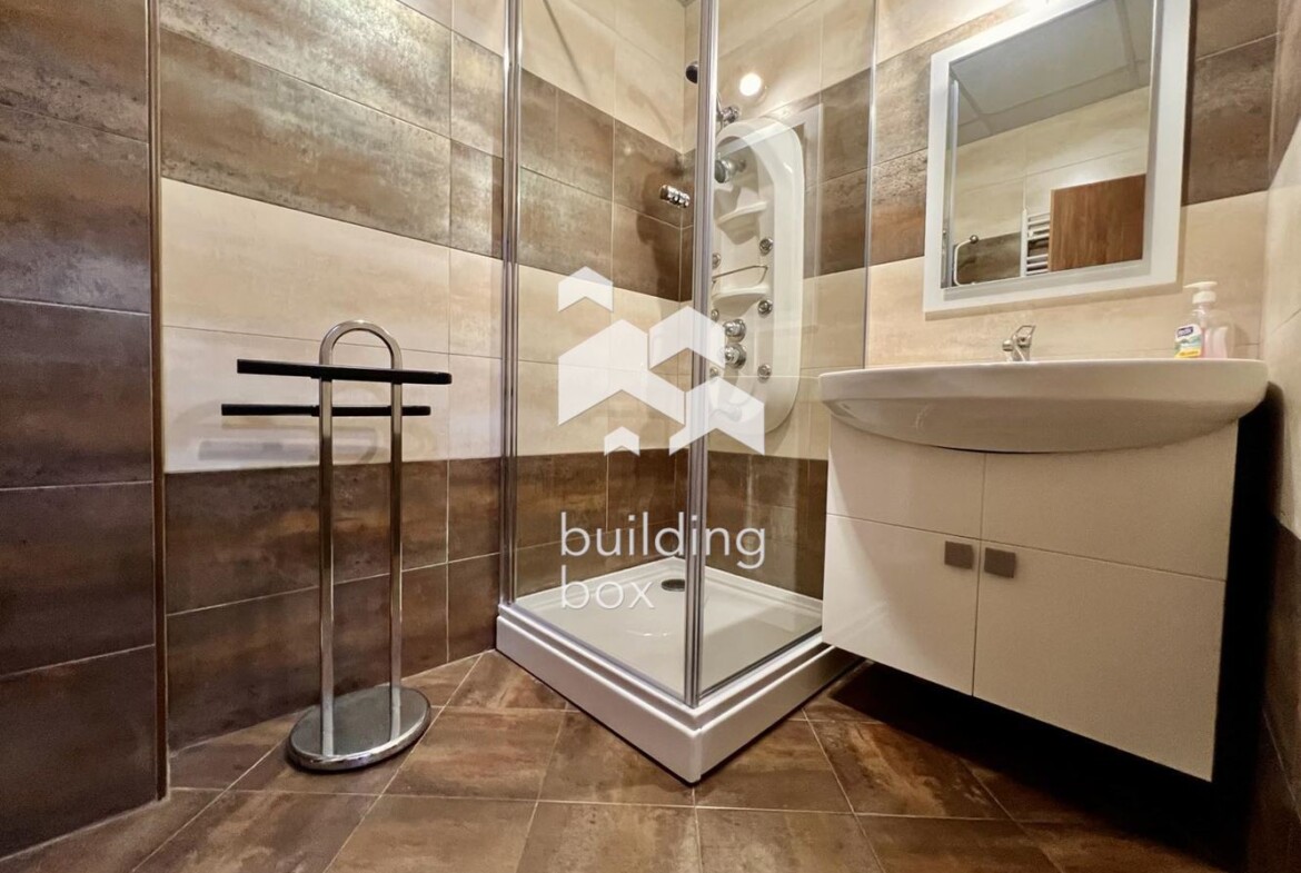 Тристаен апартамент в идеален Център - 0