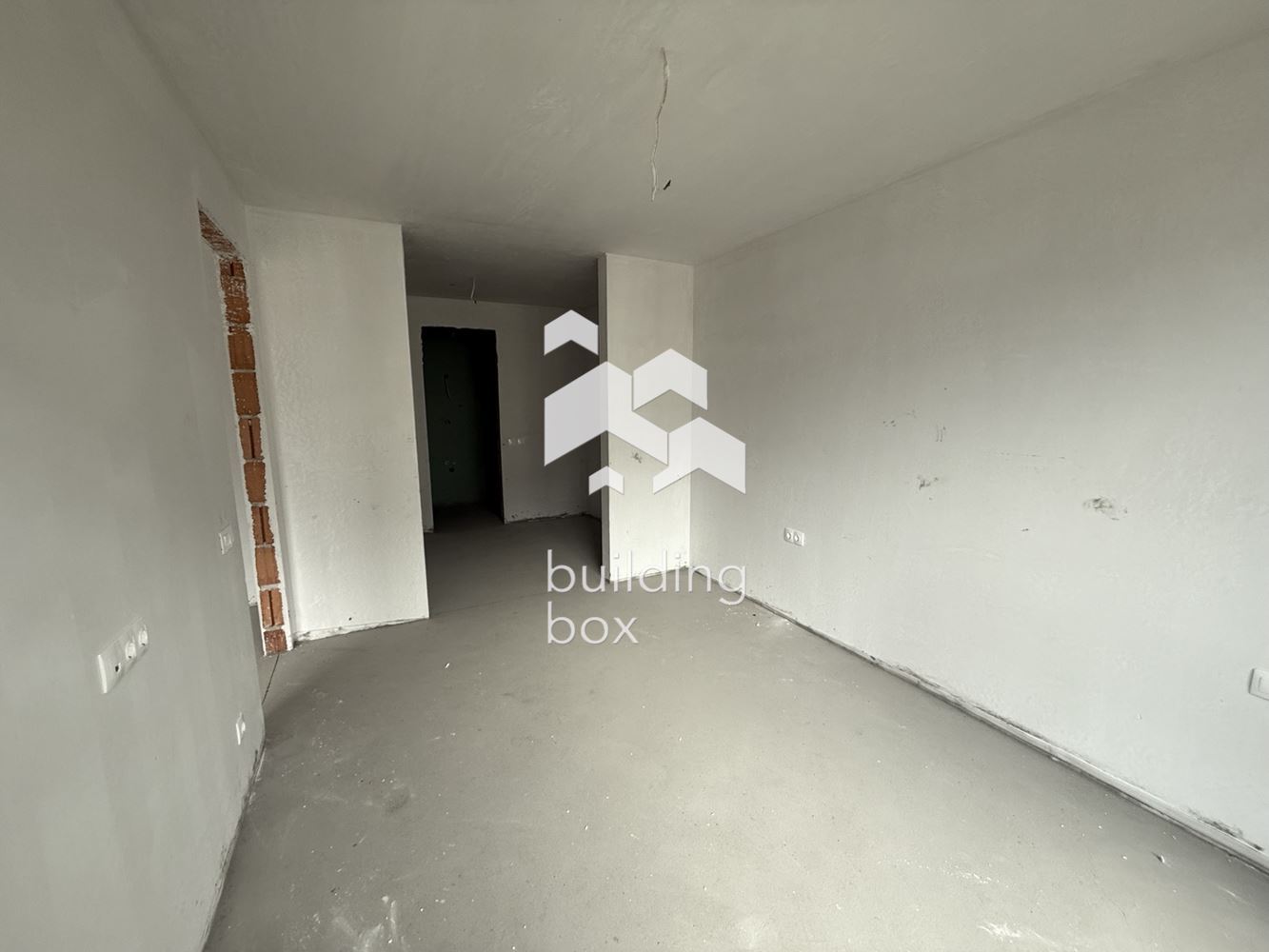 Четиристаен апартамент в ж.к. Кръстова Вада - 0