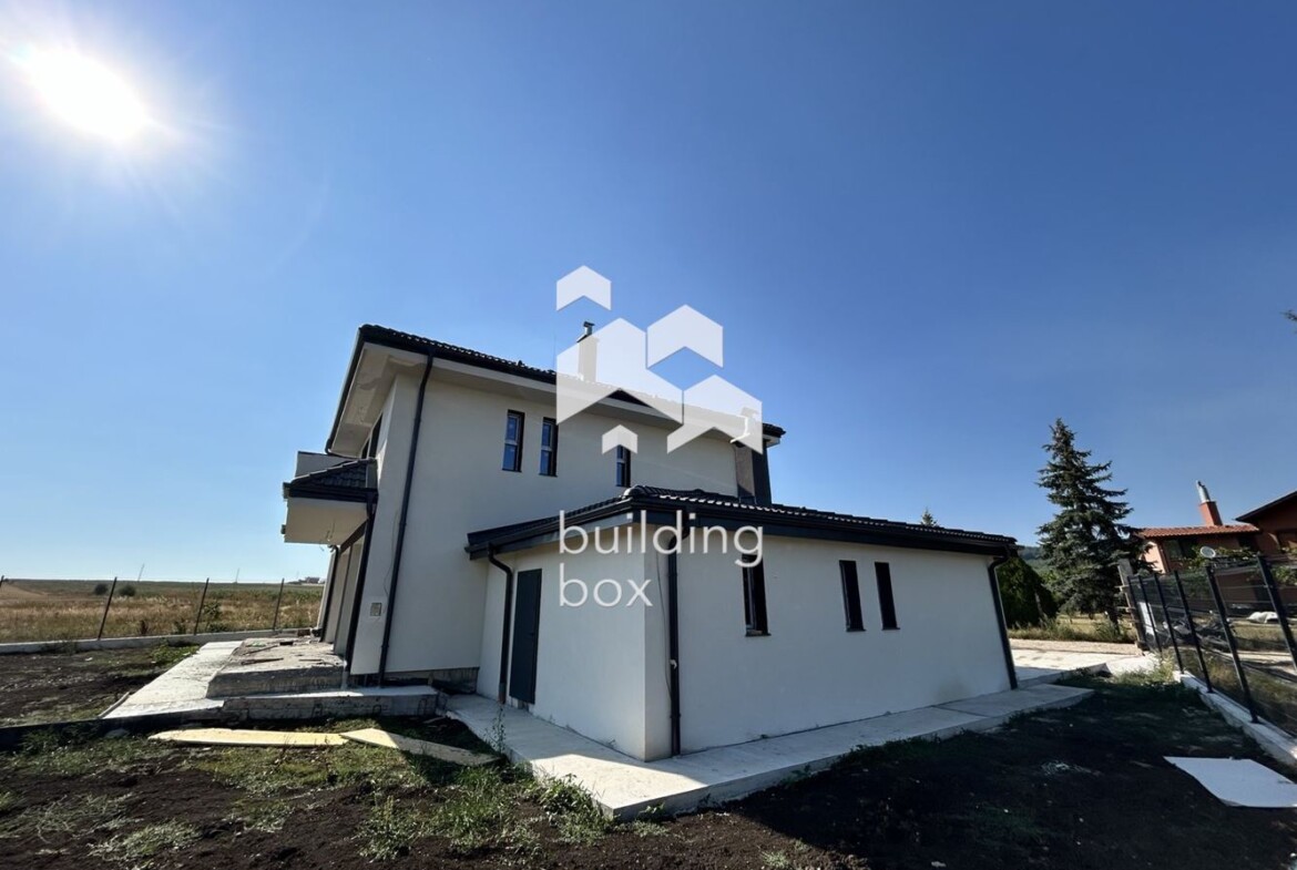 Двуетажна къща - гр. Сливница - 0