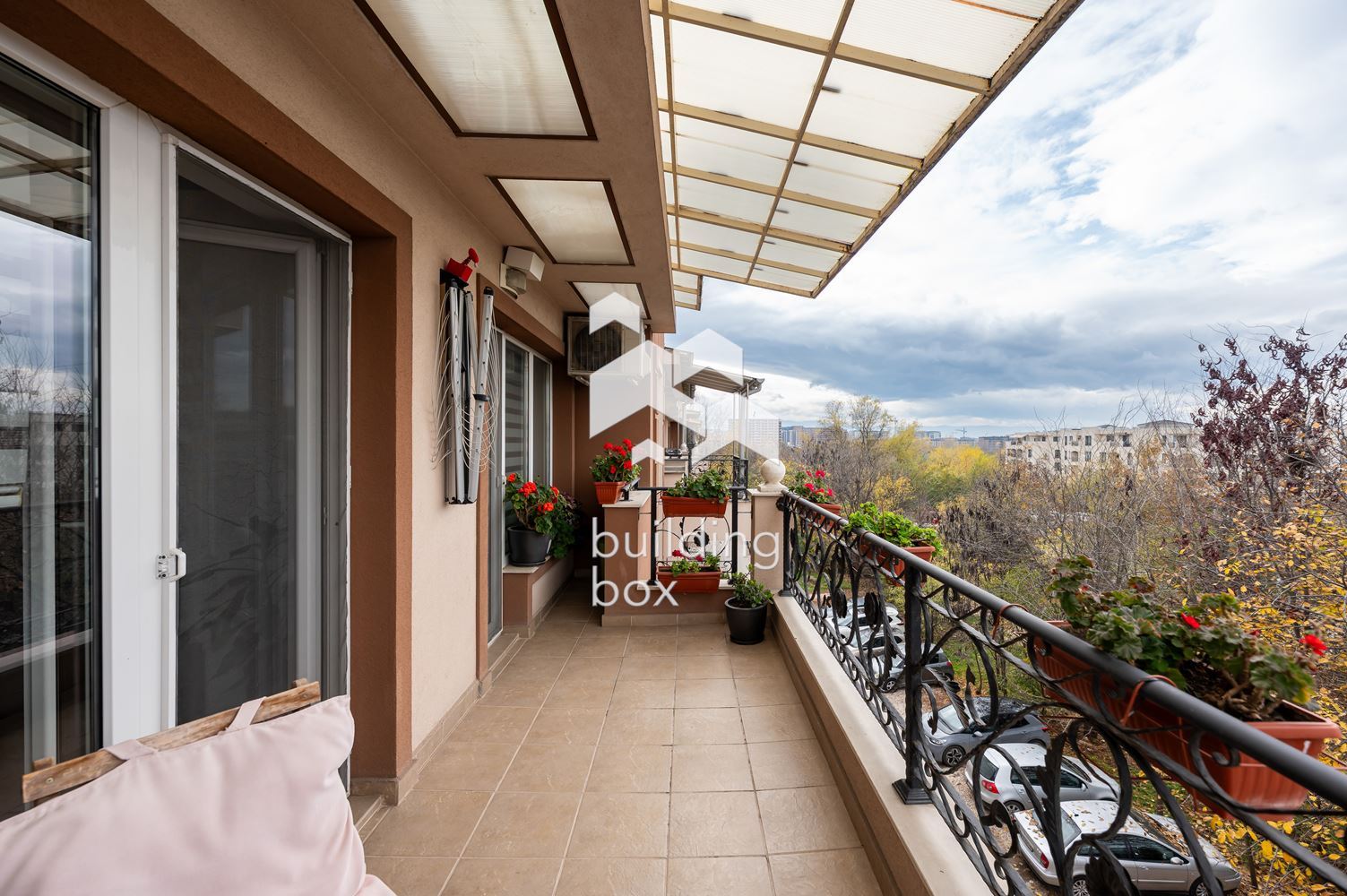 Тристаен обзаведен апартамент на ул. "Рая" - 0