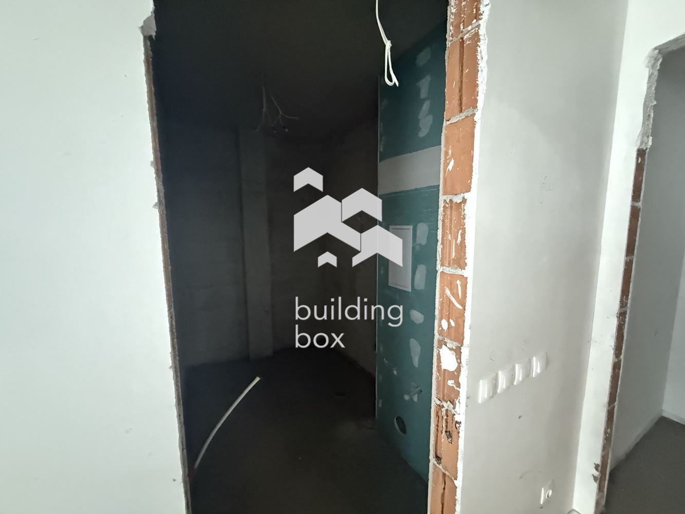 Четиристаен апартамент в ж.к. Кръстова Вада - 0