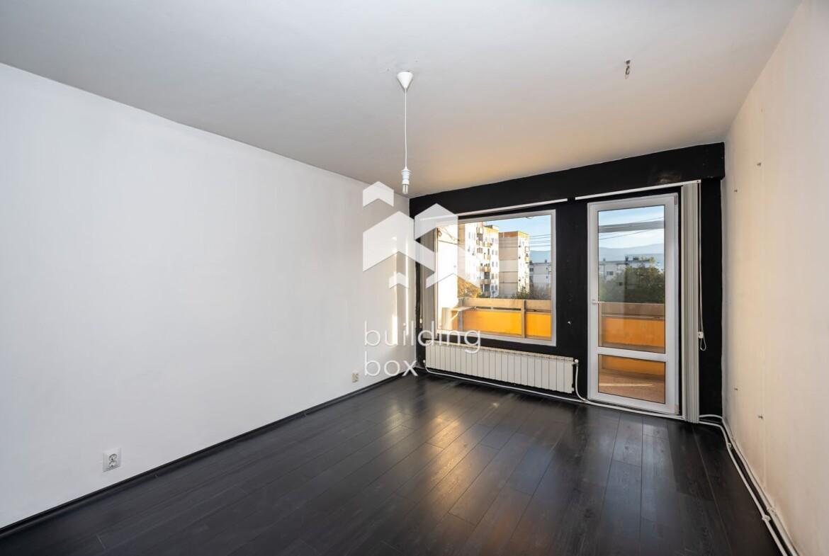 Тристаен апартамент в кв. К.Париж. - 0