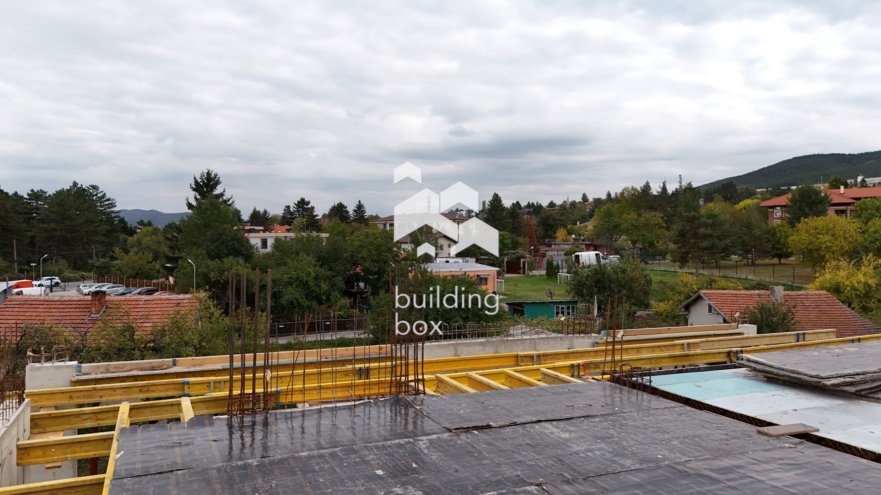 Четиристаен апартамент близо до "Ринг Мол" - 0