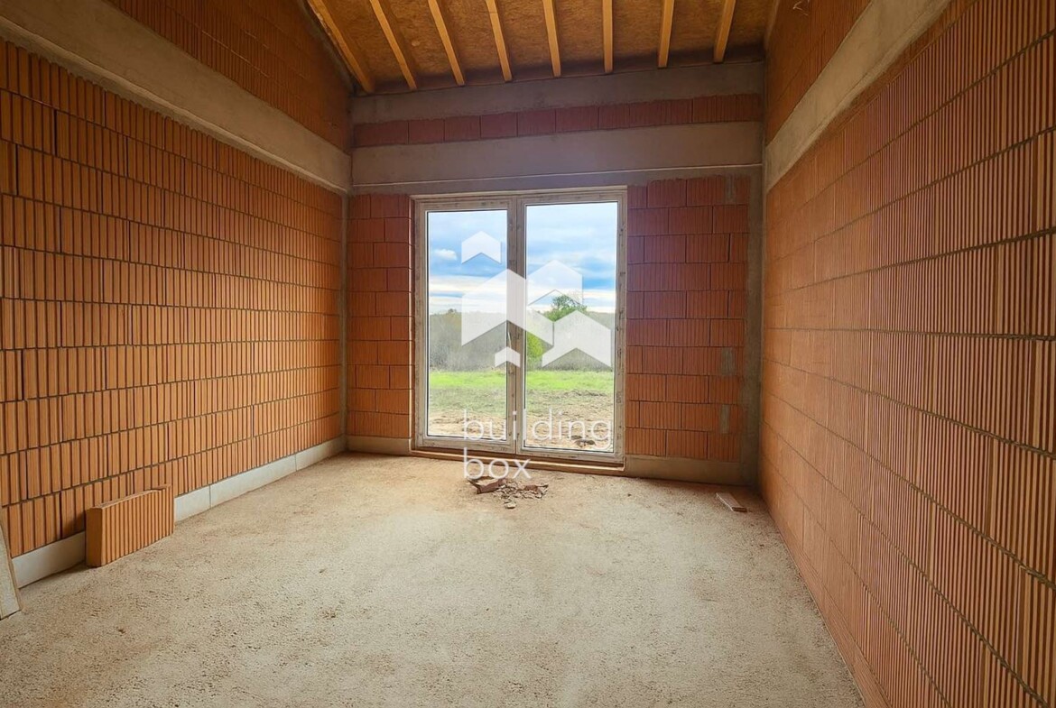 Къща с Акт 14, завършване до ключ. Стил и комфорт близо до всичко, далеч от шума - на 15 мин. от гр. Варна - 0