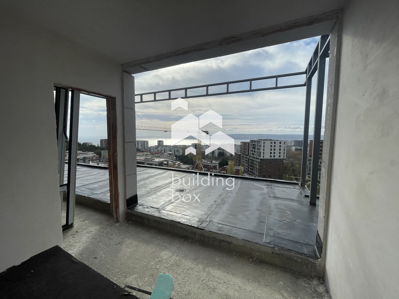 Четиристаен апартамент в бутикова сграда пред Акт 15 - 0