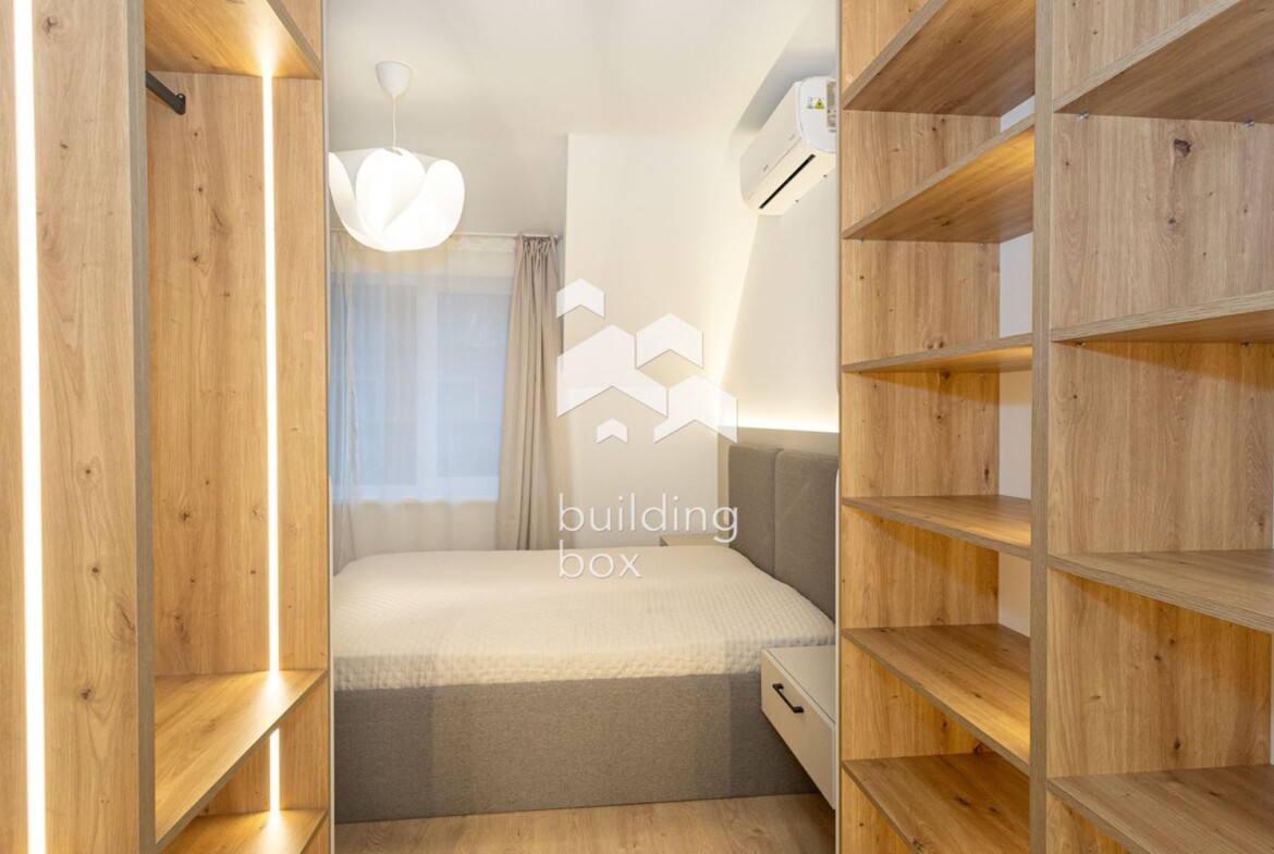 Луксозно обзаведен тристаен апартамент - Център - 0