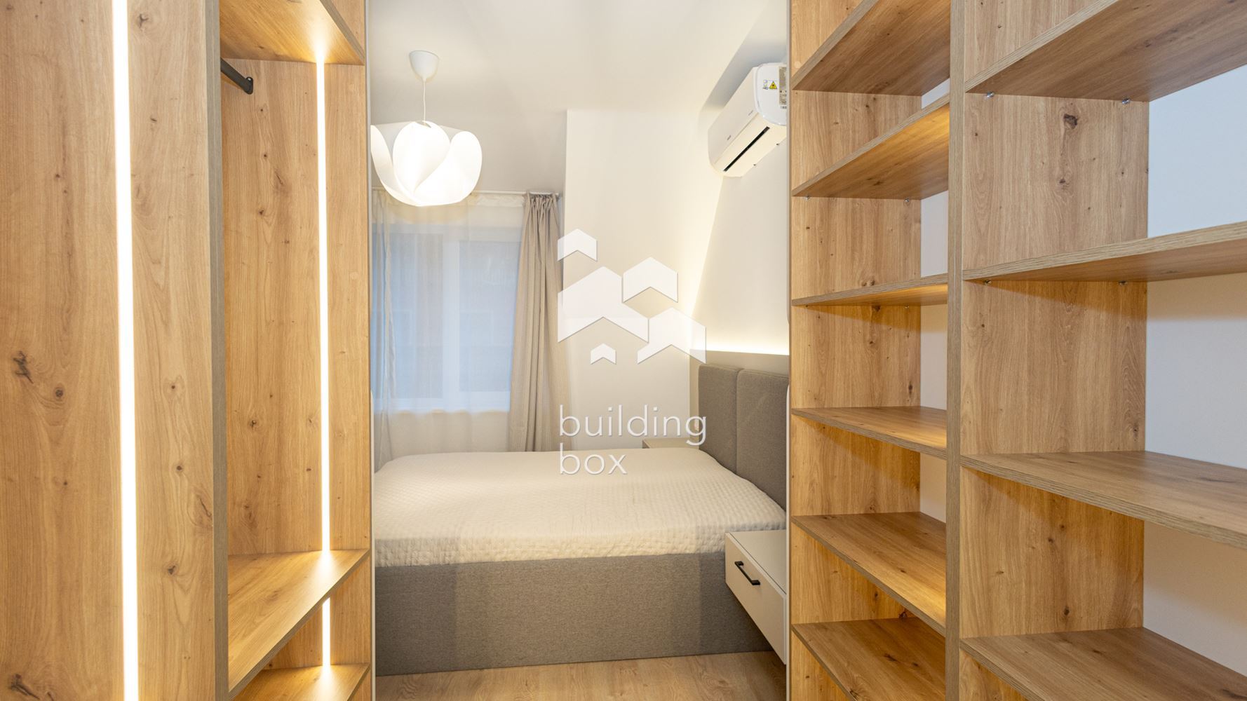 Луксозно обзаведен тристаен апартамент - Център - 0