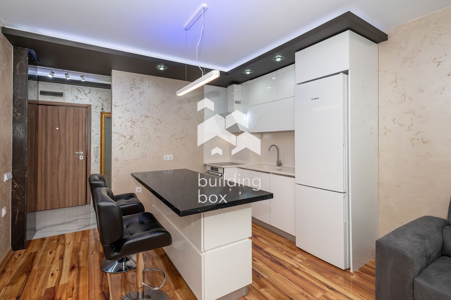 Луксозно обзаведен двустаен апартамент в комплекс “Южен парк”