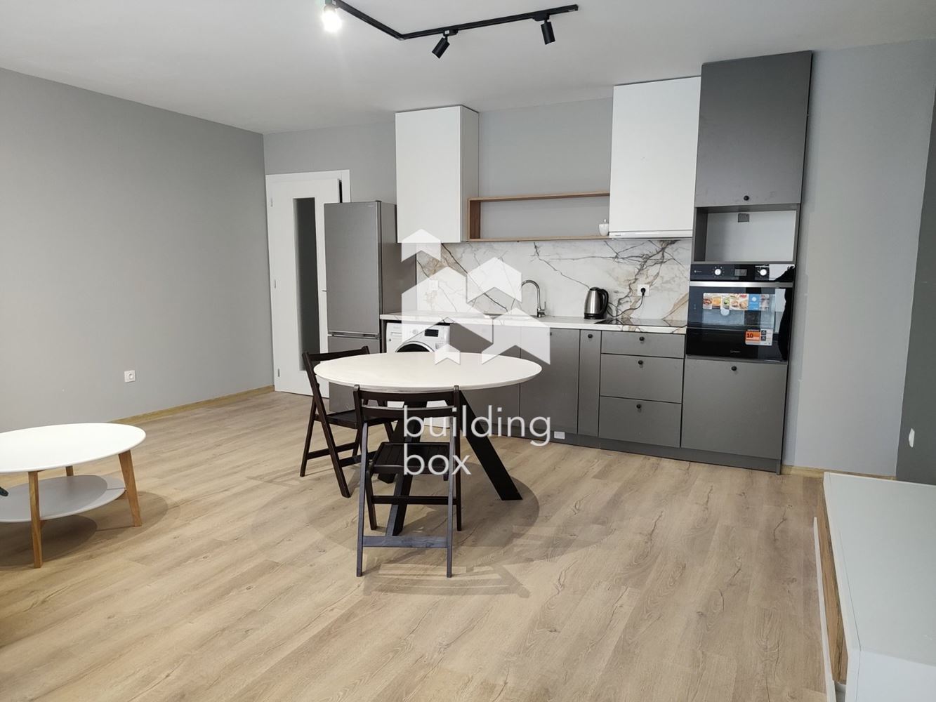 Четиристаен апартамент в кв. Кръстова вада - 0