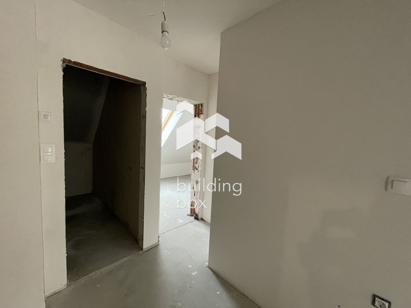 ДО КЛЮЧ! Многостаен мансарден апартамент в новострояща се сграда в кв. Левски - 0