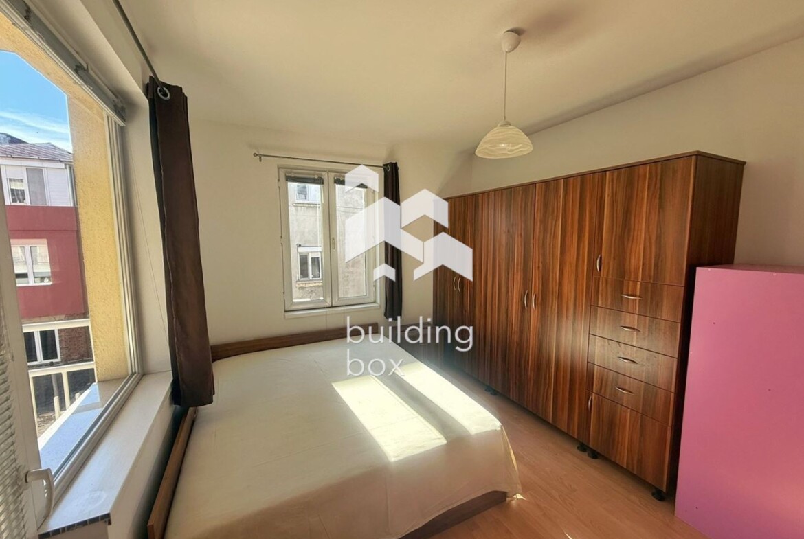 Тристаен апартамент под наем в центъра на гр. Пловдив - 0