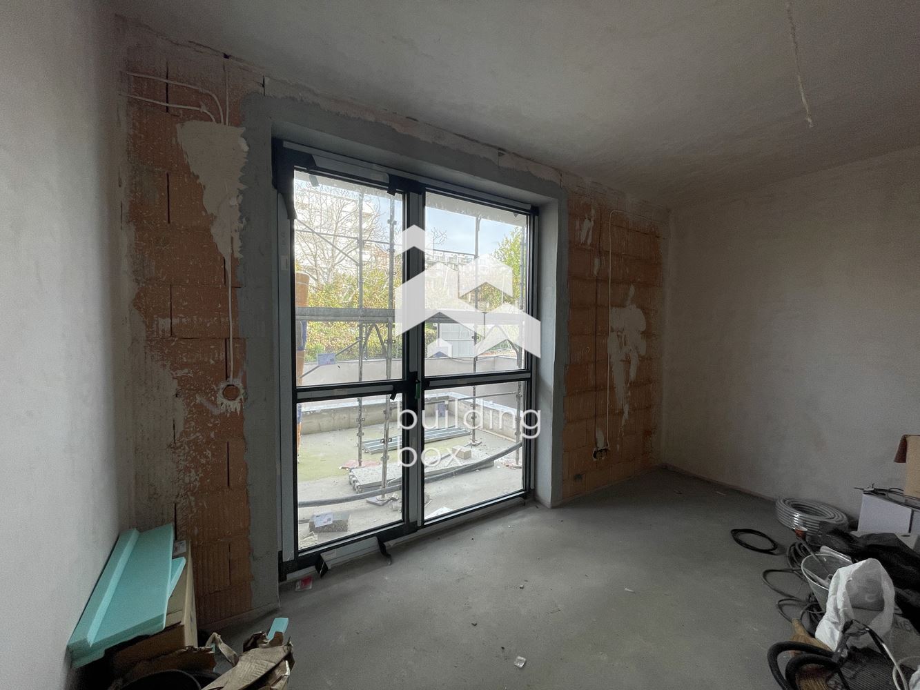 Тристаен апартамент в бутикова сграда пред Акт 15 - 0