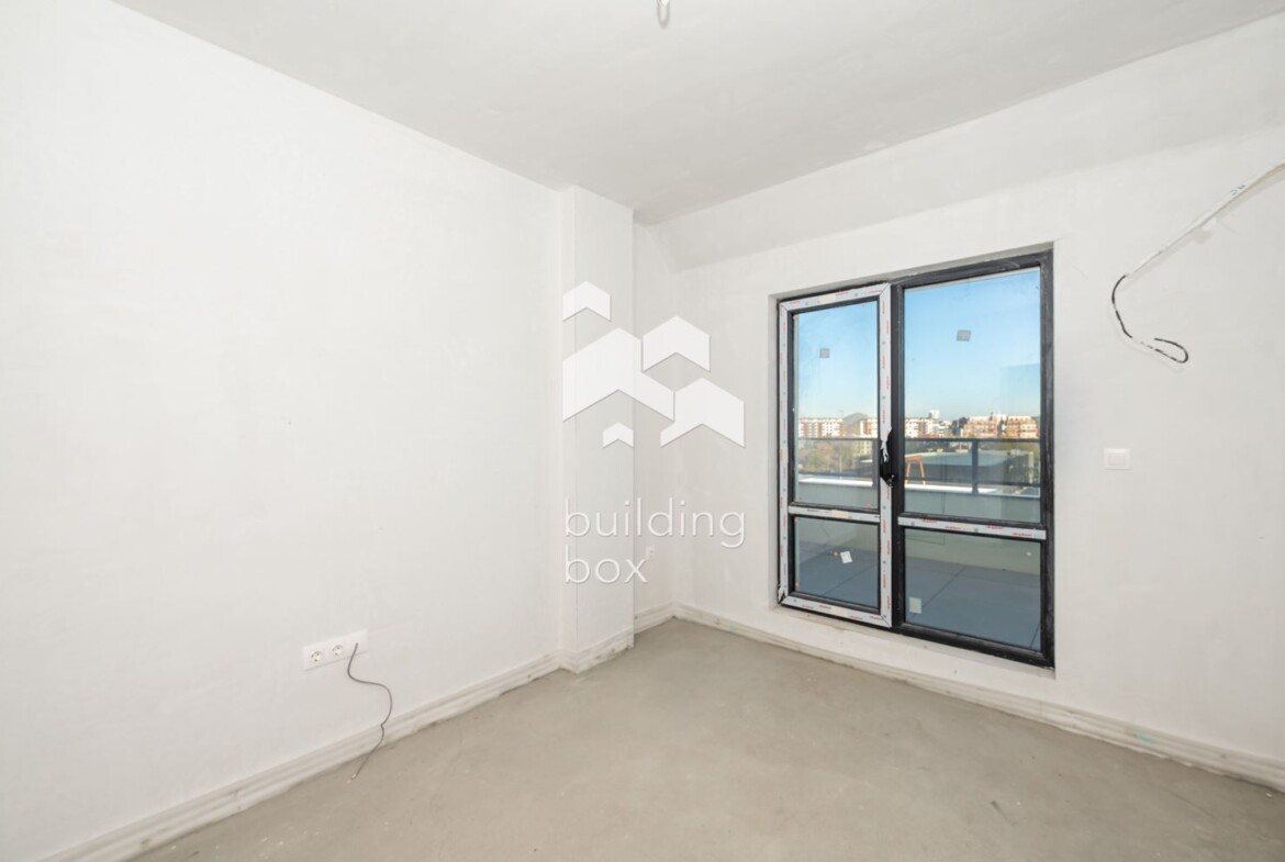 Четиристаен мансарден апартамент в кв. "Христо Смирненски" - 0