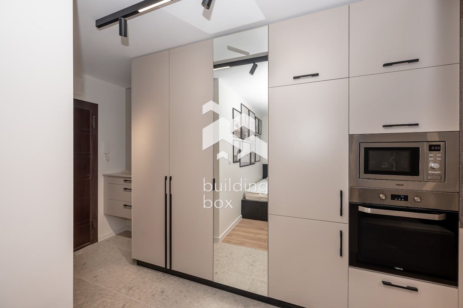 Обзаведен едностаен апартамент - кв. Христо Смирненски - 0