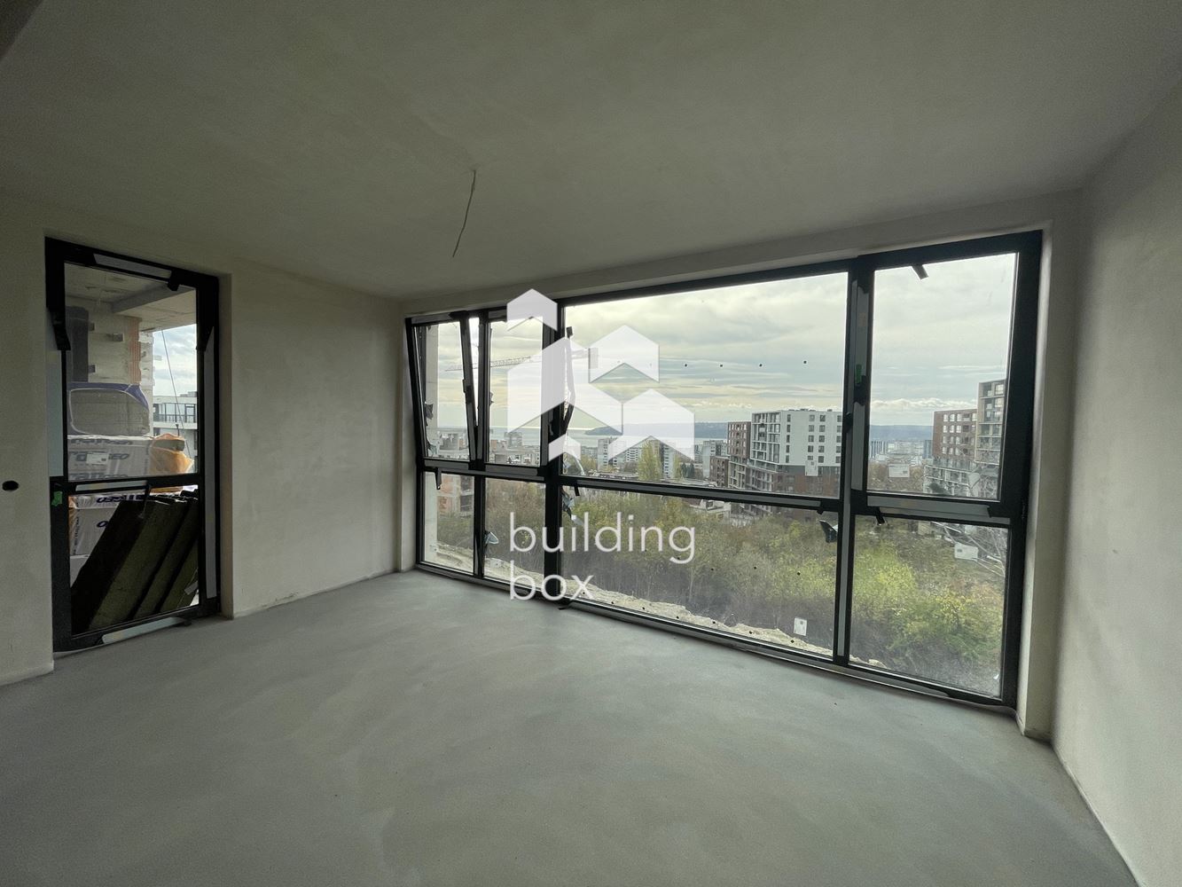 Тристаен апартамент в бутикова сграда пред Акт 15 - 0