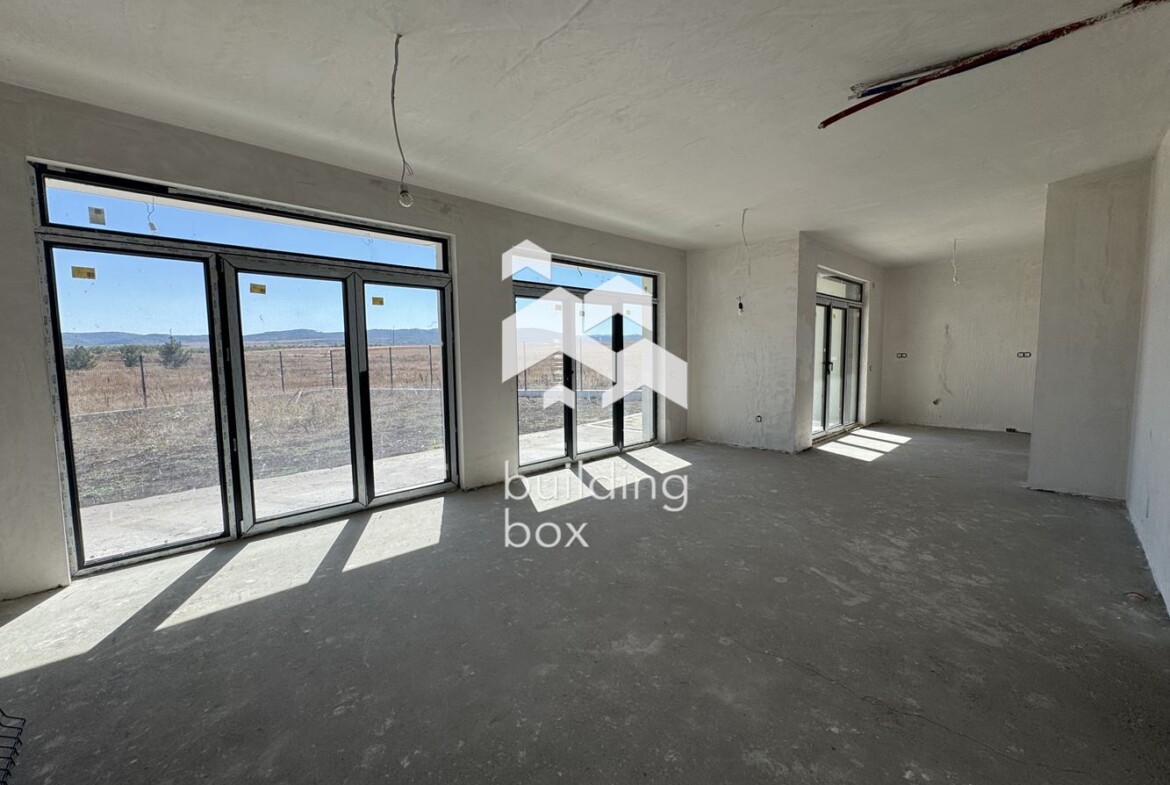 Двуетажна къща - гр. Сливница - 0