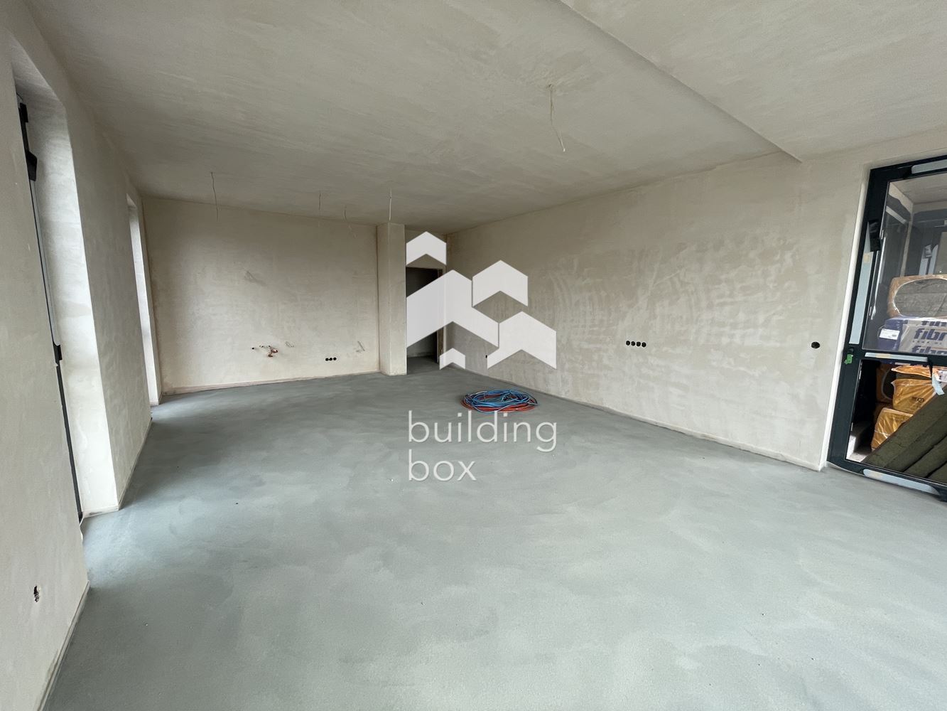 Тристаен апартамент в бутикова сграда пред Акт 15 - 0