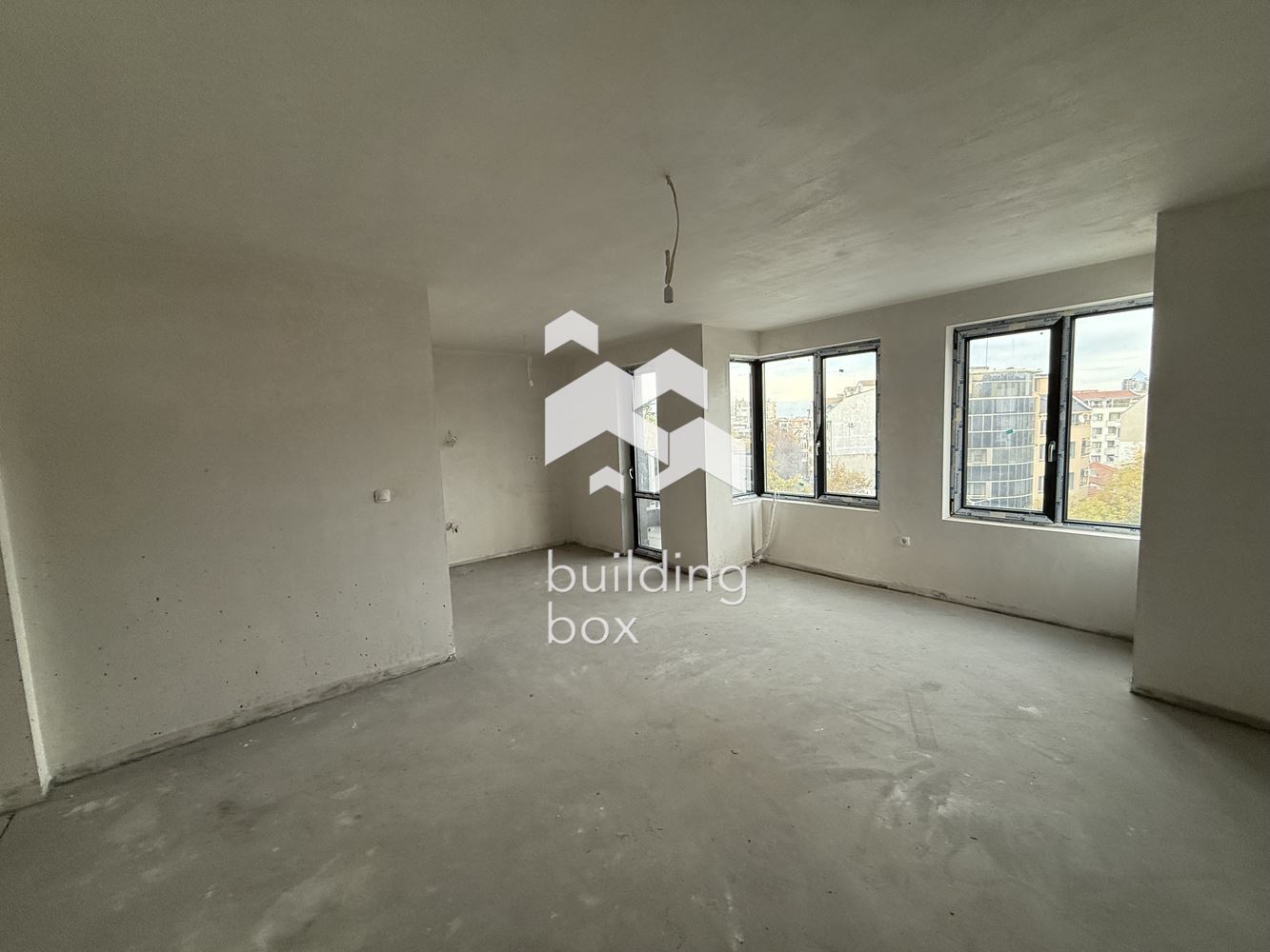 Тристаен апартамент с АКТ16 – център на гр. Пловдив