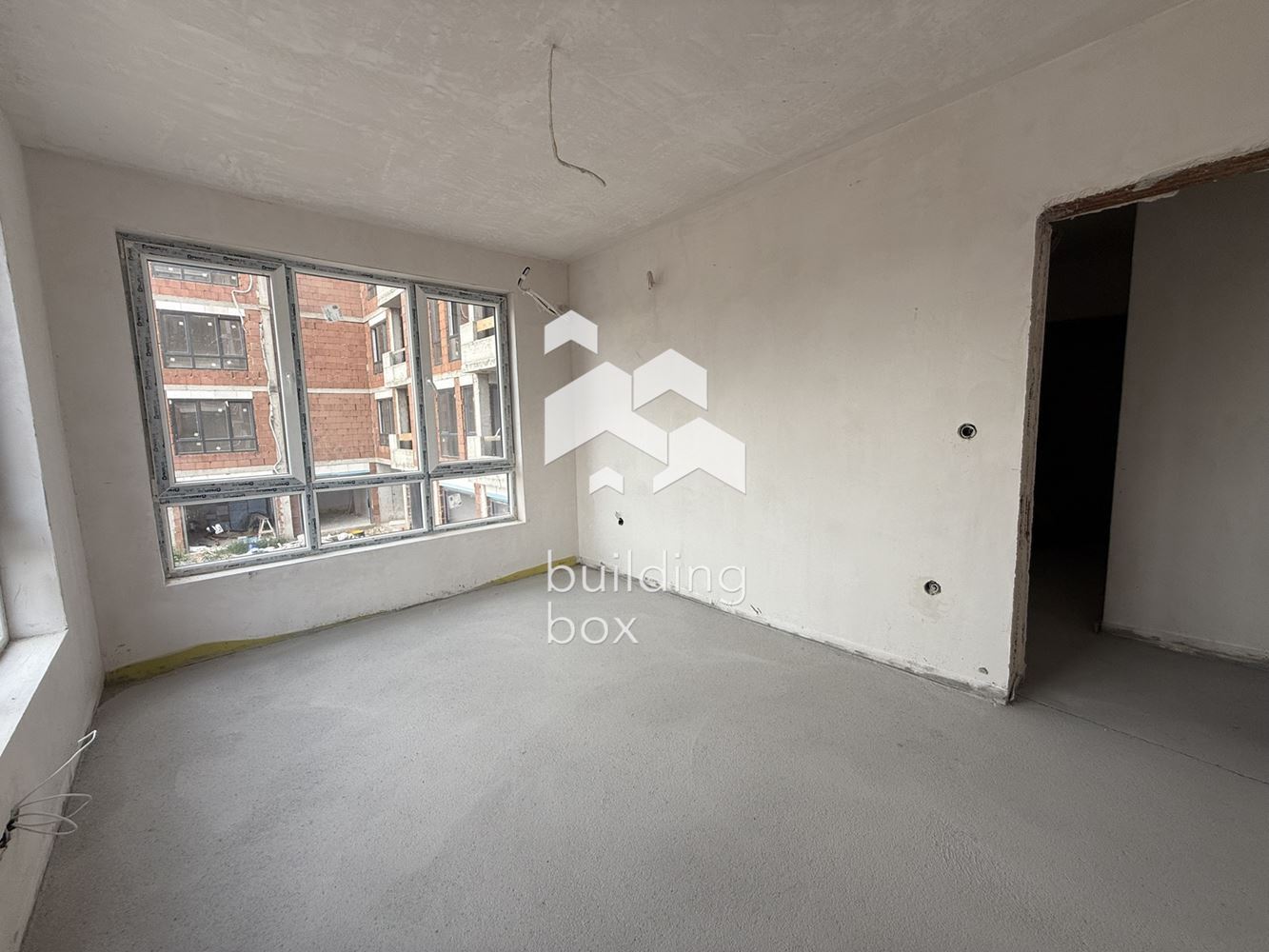 Тристаен апартамент - кв. Остромила - 0