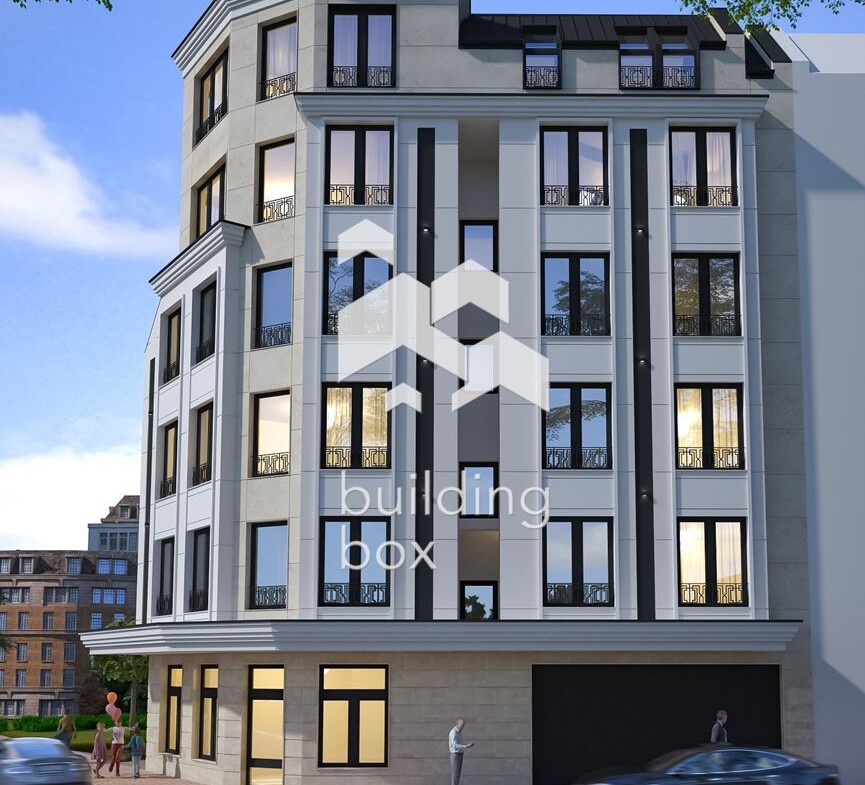 Тристаен апартамент в Център - 0