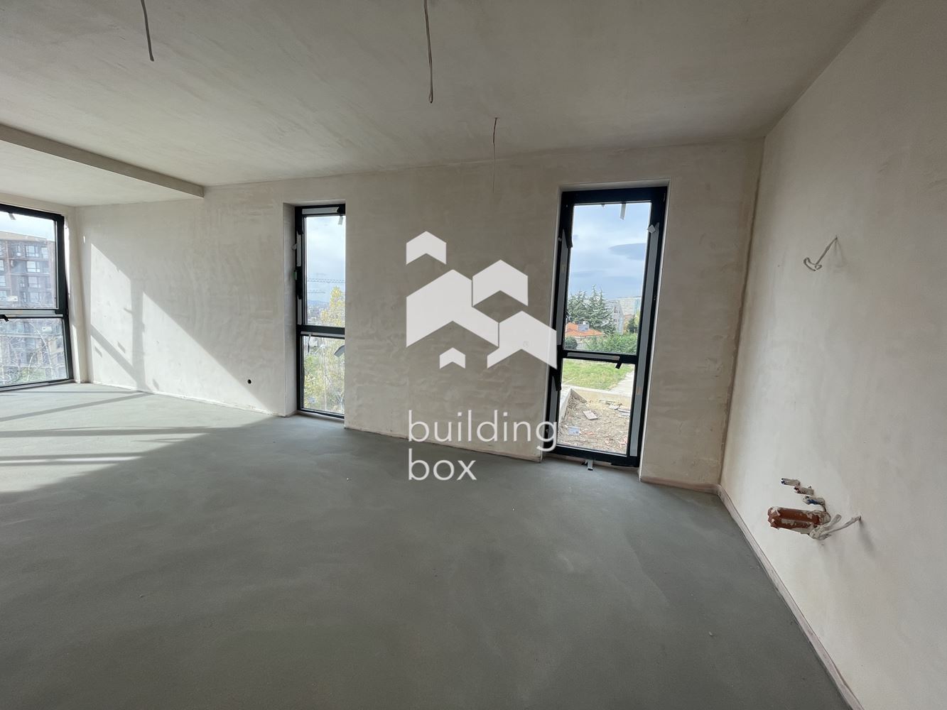 Тристаен апартамент в бутикова сграда пред Акт 15 - 0