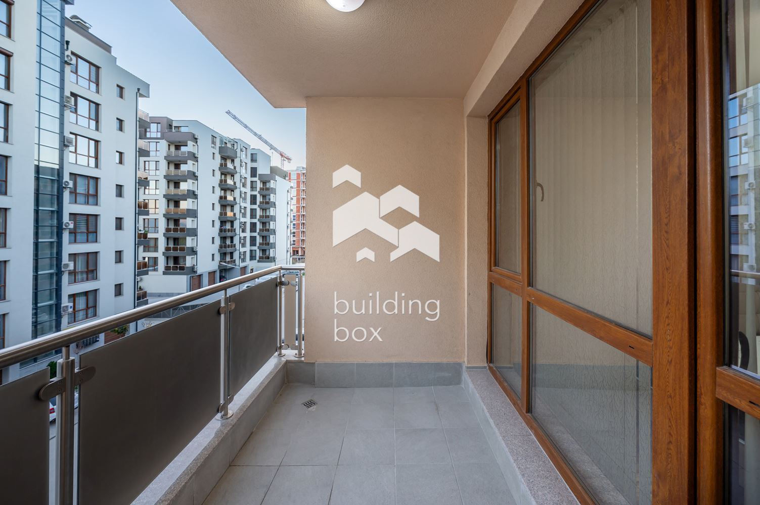 Луксозно обзаведен двустаен апартамент в комплекс "Южен парк" - 0