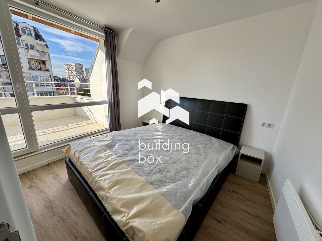 Чисто нов, уютен маломерен двустаен апартамент - 0