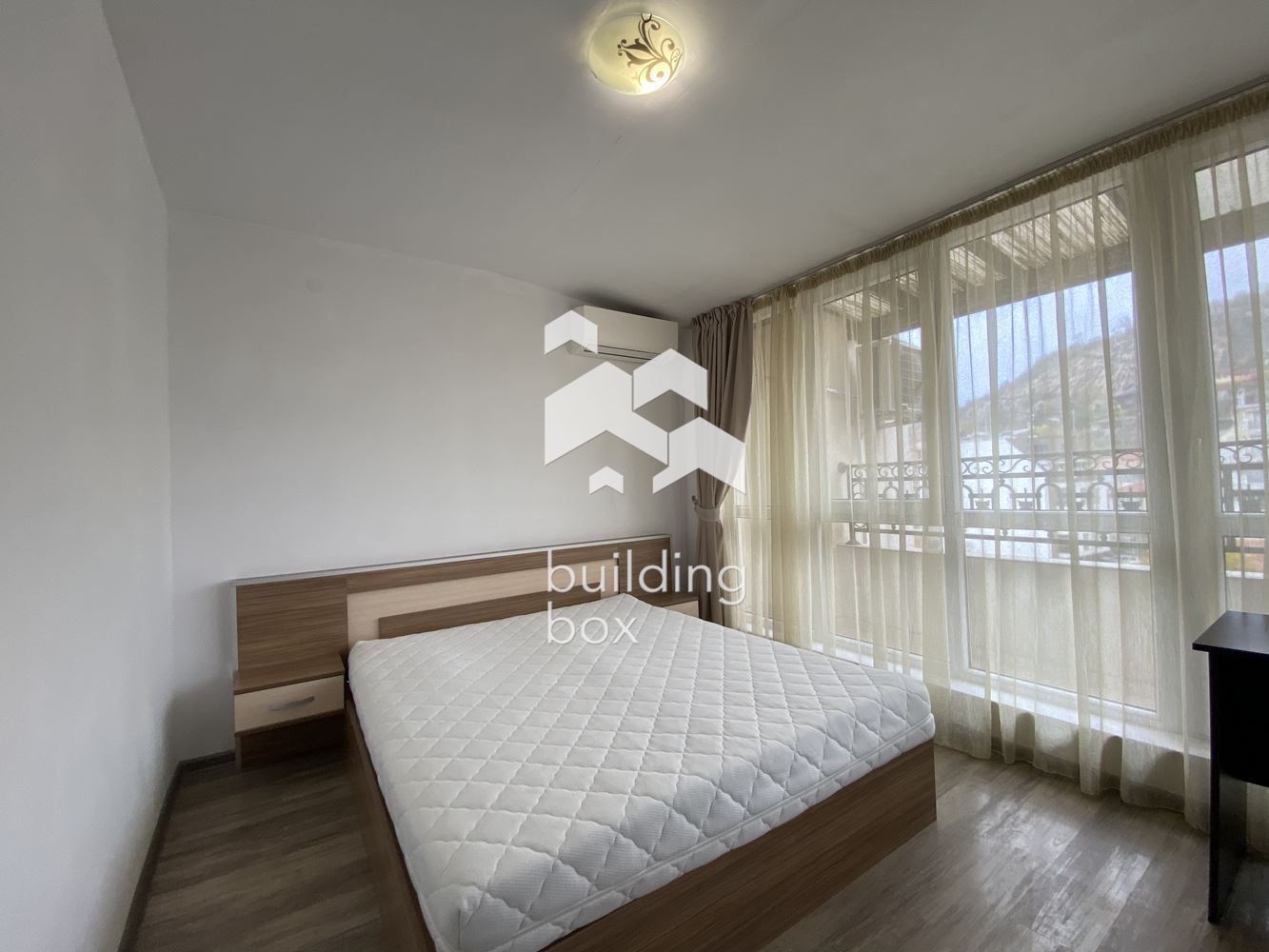 Тристаен обазаведен под наем срещу МУ Пловдив. - 0