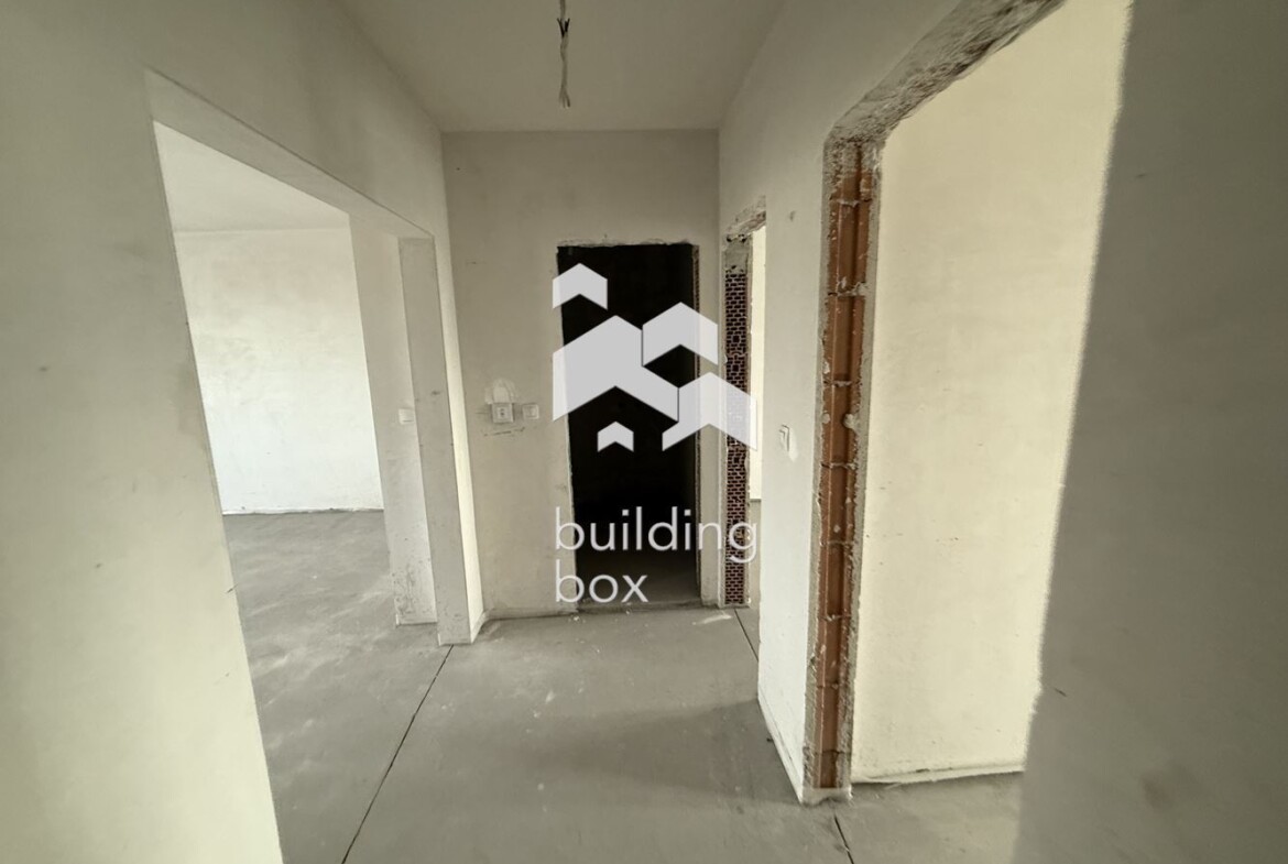 Тристаен апартамент с АКТ 16 в центъра на гр. Пловдив - 0