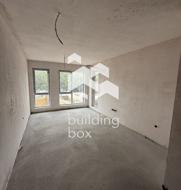 Тристаен апартамент - кв. Остромила - 0