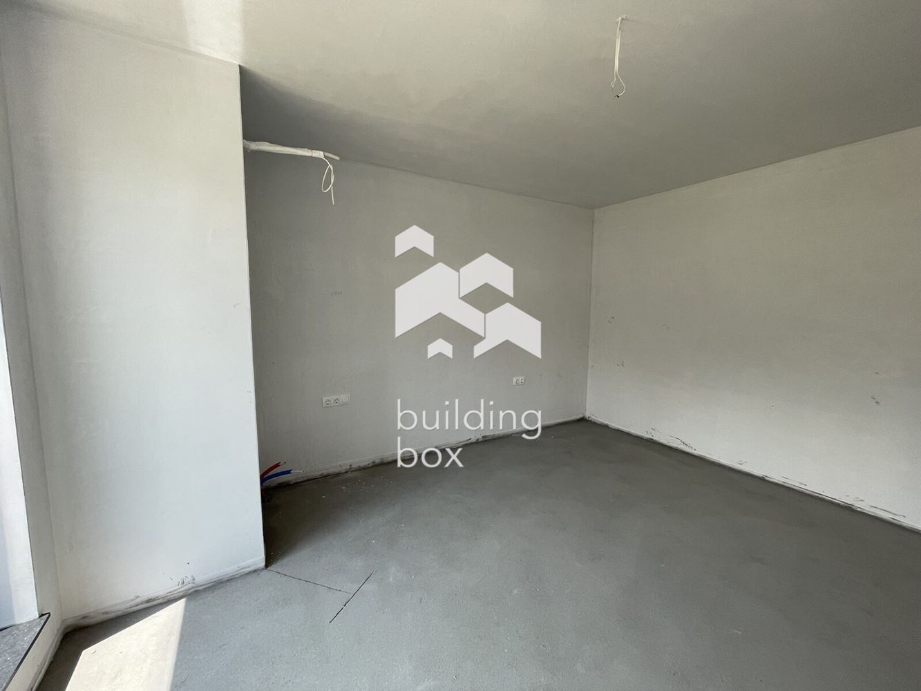 Четиристаен апартамент в ж.к. Кръстова Вада - 0