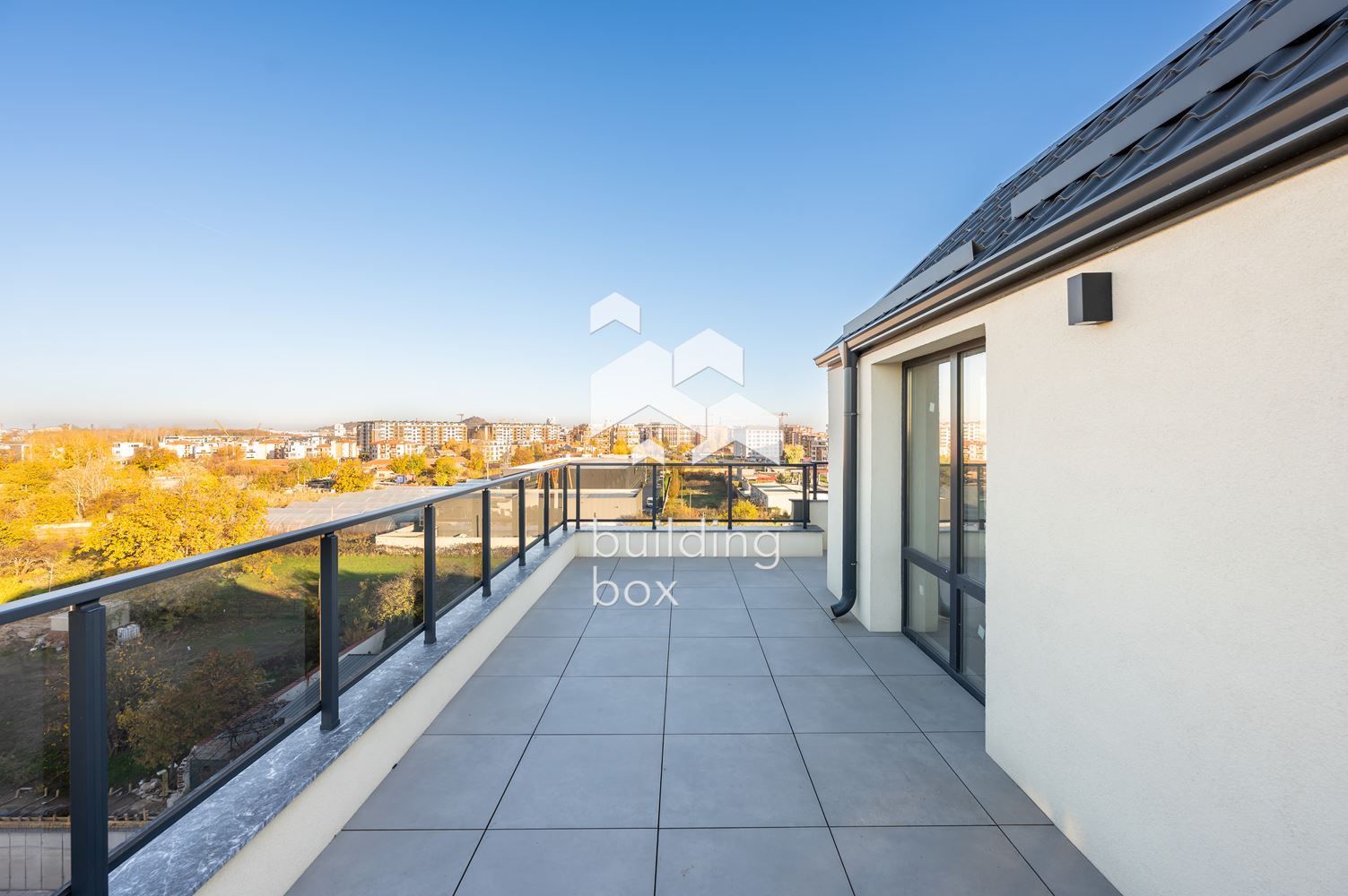 Четиристаен мансарден апартамент в кв. "Христо Смирненски" - 0