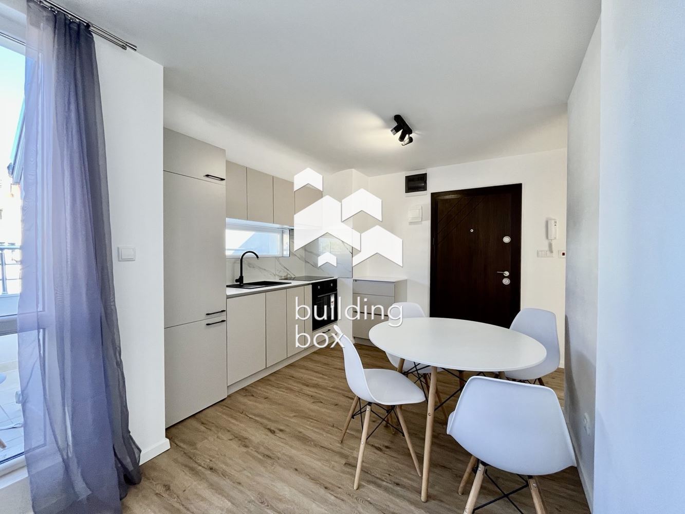 Чисто нов, уютен двустаен апартамент - 0