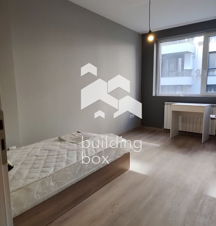 Четиристаен апартамент в кв. Кръстова вада - 0