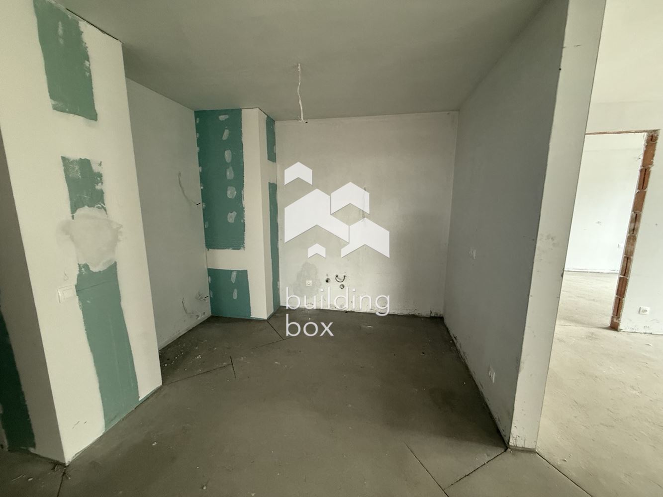 Четиристаен апартамент в ж.к. Кръстова Вада - 0