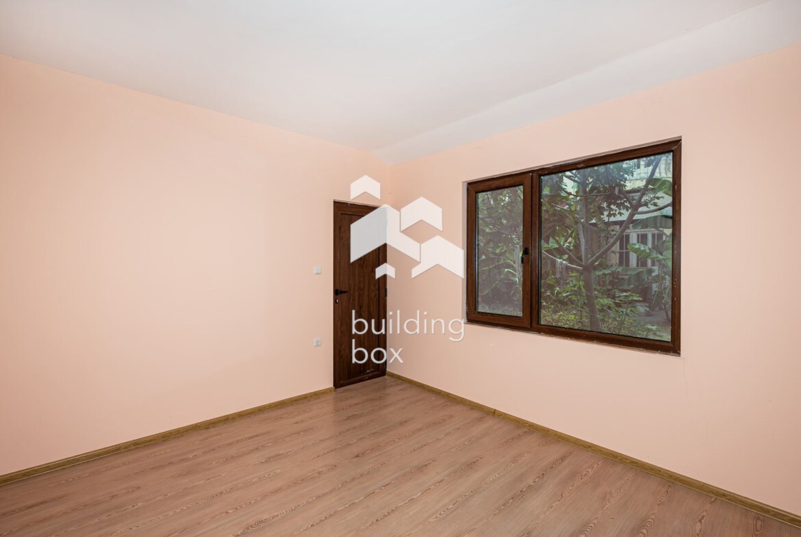 Етаж от къща с допълнителна постройка - гр. Асеновград - 0