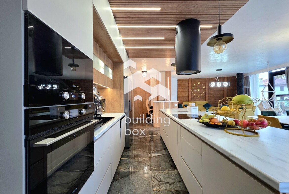 Елегантен тристаен апартамент с панорамна гледка в кв. Бояна, м-т Гърдова глава - 0