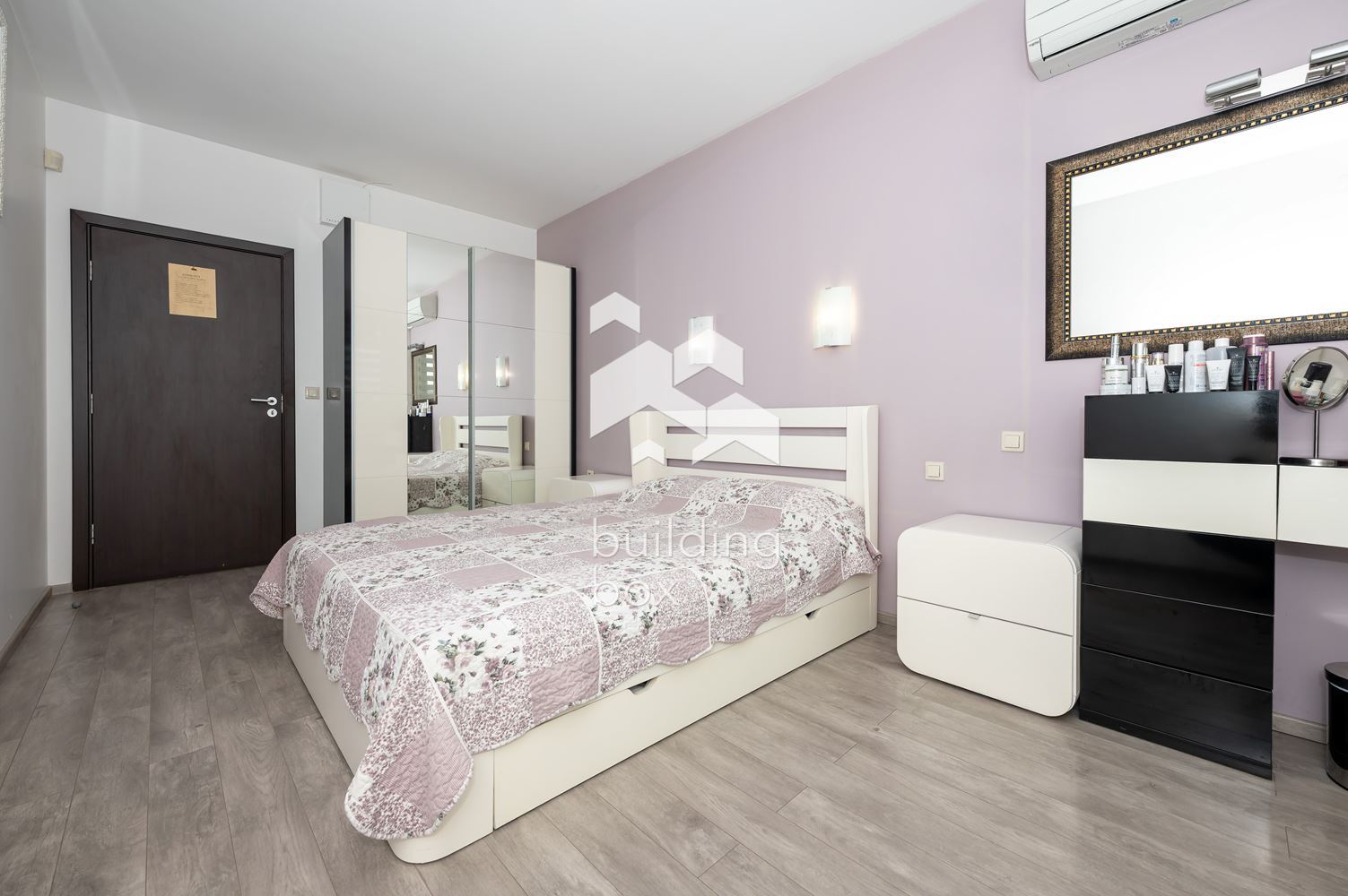 Тристаен обзаведен апартамент на ул. "Рая" - 0