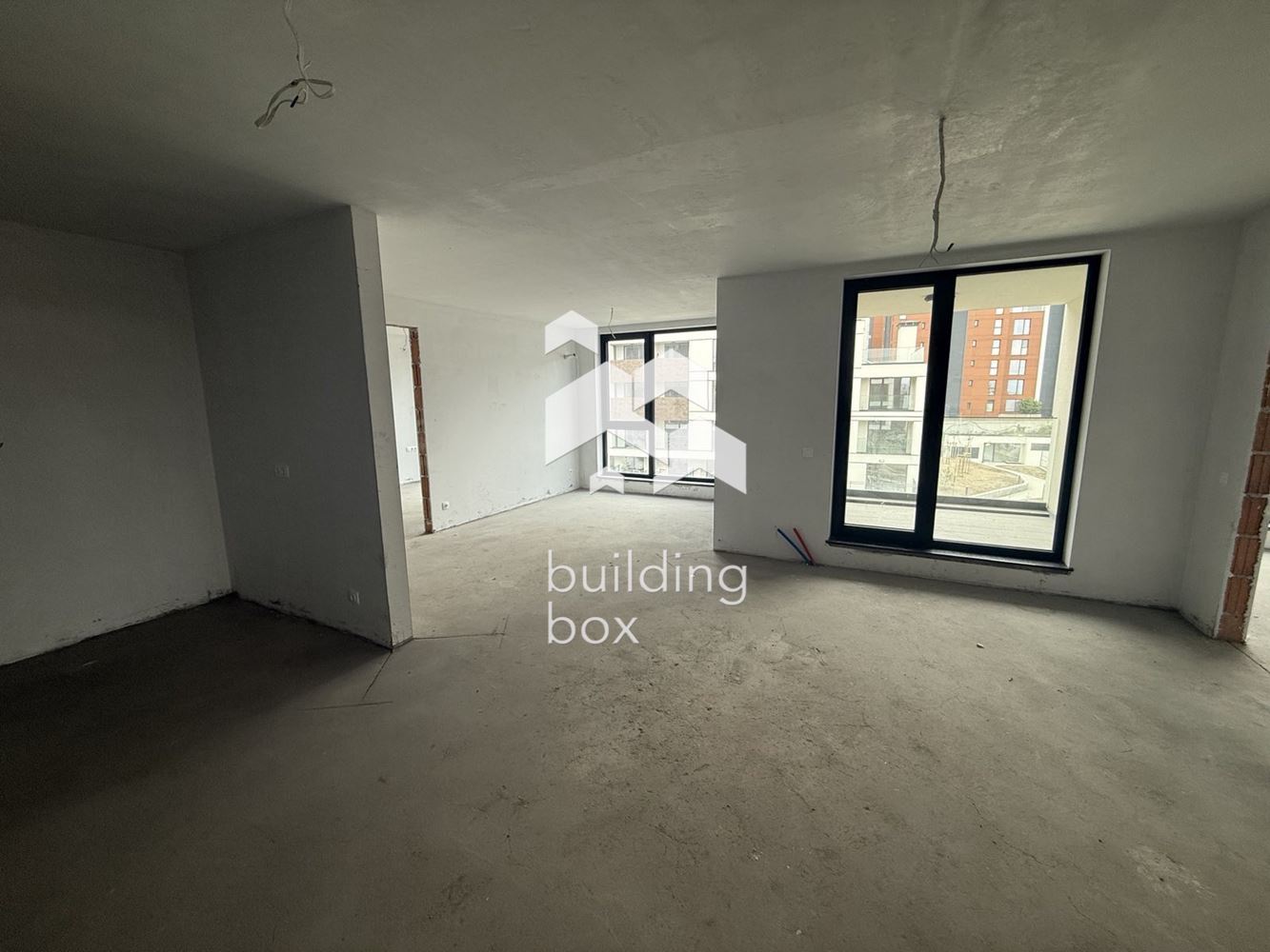 Четиристаен апартамент в ж.к. Кръстова Вада - 0