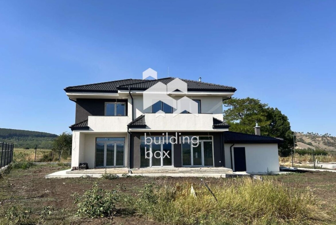 Двуетажна къща - гр. Сливница - 0