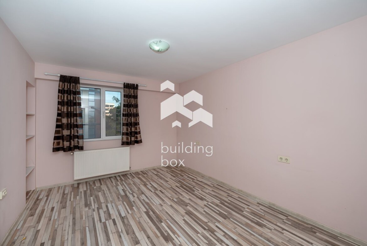 Тристаен апартамент в кв. К.Париж. - 0