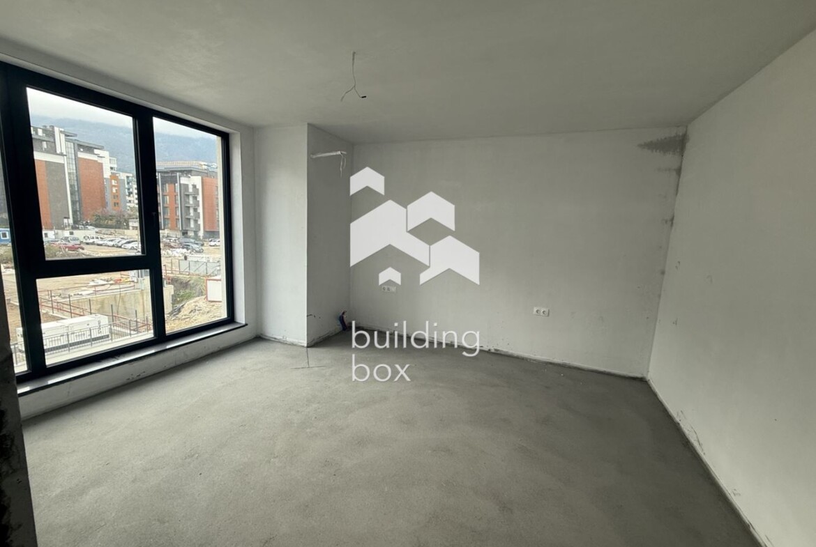 Четиристаен апартамент в ж.к. Кръстова Вада - 0