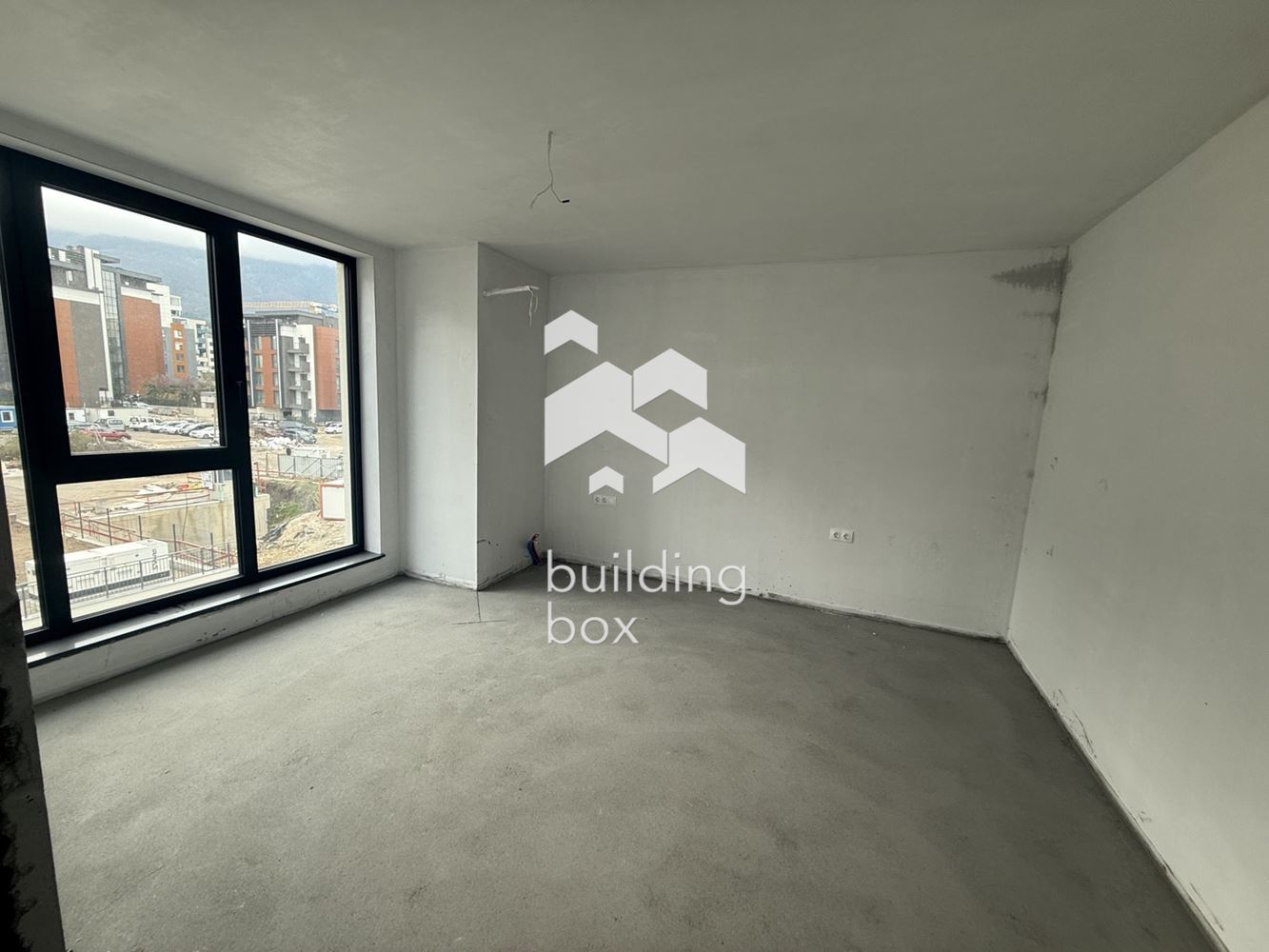 Четиристаен апартамент в ж.к. Кръстова Вада - 0